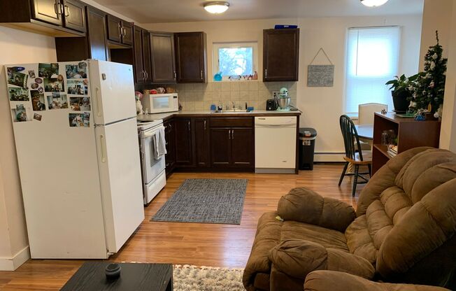 2 beds, 1 bath, 668 sqft, $1,280, Unit Unit A