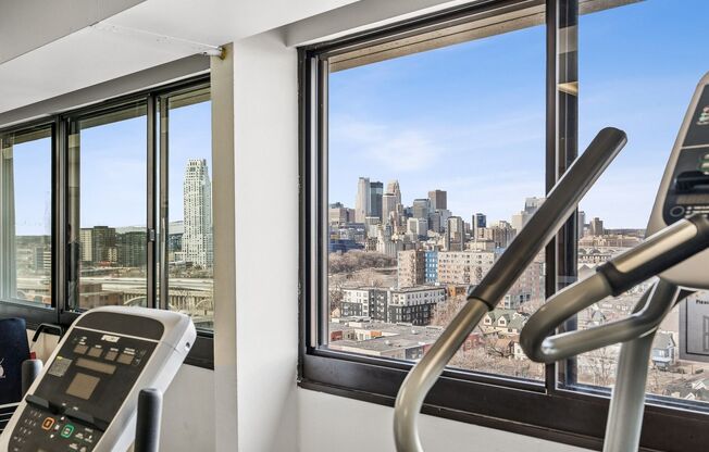 1 bed, 1 bath, 800 sqft, $1,350, Unit 306