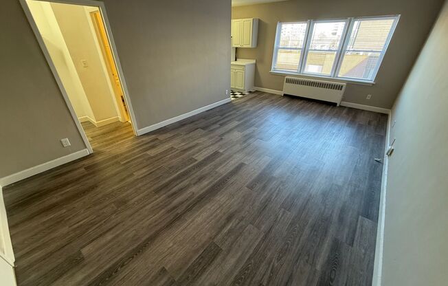 Studio, 1 bath, 400 sqft, $895, Unit #412