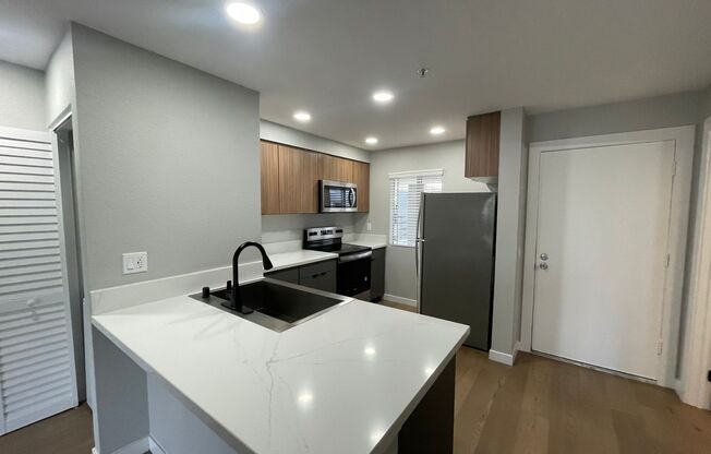 2 beds, 2 baths, 960 sqft, $3,400, Unit E-319