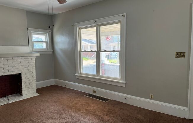 3 beds, 1 bath, $1,250