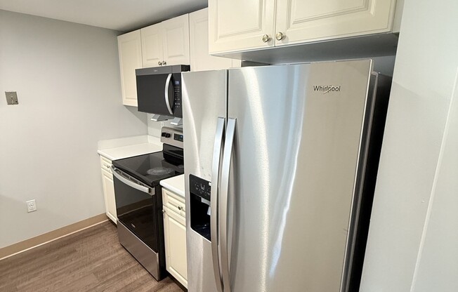 2 beds, 2 baths, 1,099 sqft, $4,110, Unit 903