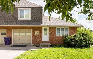 Beautiful 2 Bedroom Duplex located in West Manhattan!