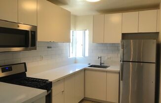 1 bed, 1 bath, 695 sqft, $2,345, Unit 725 1/2