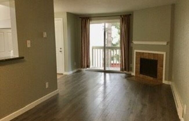 Cute and Upgraded Condo in Redmond!