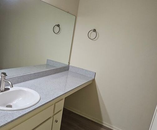 2 beds, 2 baths, 900 sqft, $2,600, Unit 230