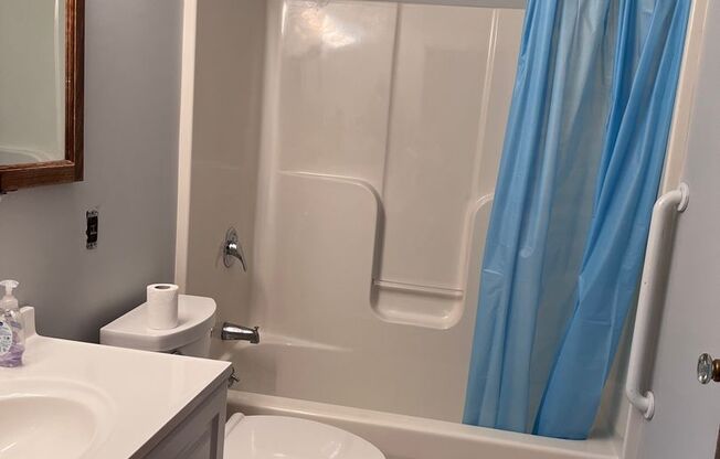 2 beds, 1 bath, $1,400