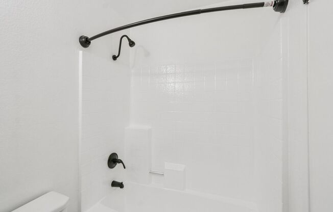 2 beds, 2 baths, 1,195 sqft, $2,598, Unit 402