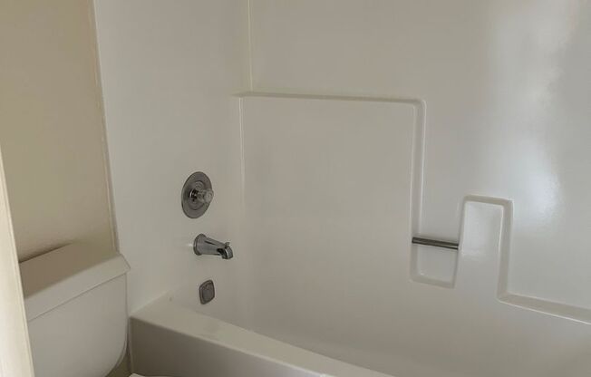 Studio, 1 bath, 330 sqft, $1,675, Unit 209