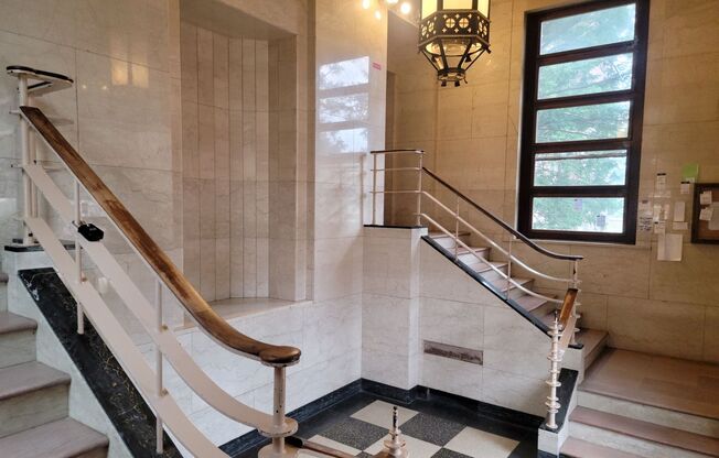 2 beds, 1 bath, $845, Unit 912 Pearl Street, Apt 109