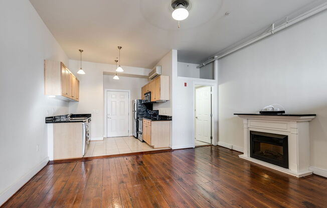 1 bed, 1 bath, 719 sqft, $1,220, Unit 203