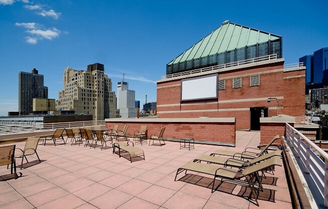 1 bed, 1 bath, 585 sqft, $4,500, Unit 17H