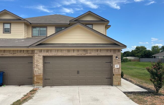 3 Bedroom, 2.5 Bathroom Duplex in New Braunfels!