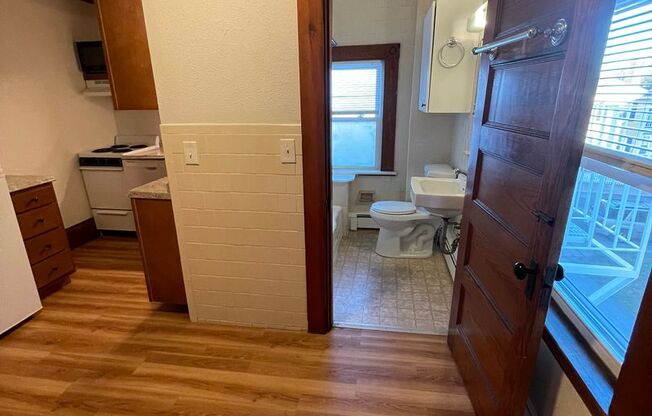 Studio, 1 bath, 550 sqft, $1,750, Unit Apt. #5