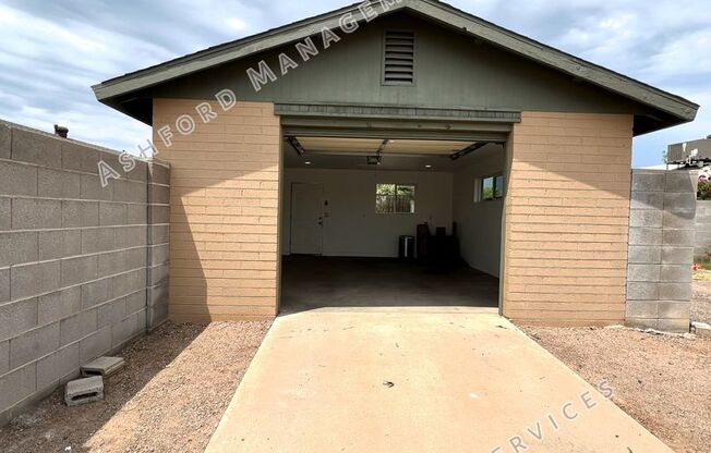 REMODELED 3 BEDROOM 2 BATH GEM WITH DETACHED GARAGE NEAR KIWANIS PARK