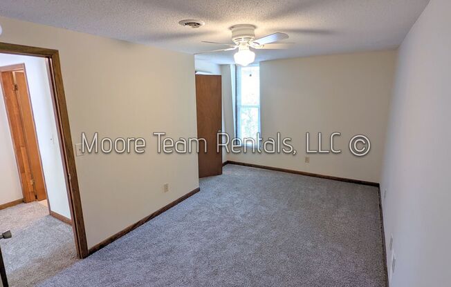 2 beds, 1.5 baths, $1,465