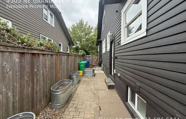 4505 NE GRAND AVE