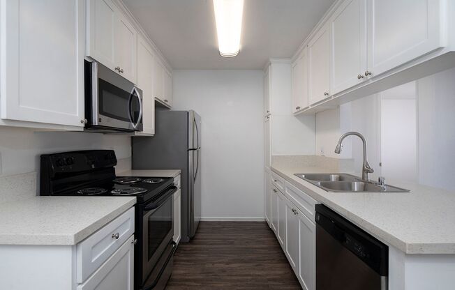 2 beds, 2 baths, 864 sqft, $2,680, Unit 221