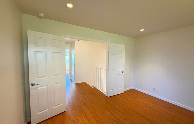 3 beds, 2.5 baths, $6,895