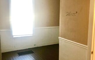 1 bed, 1 bath, 600 sqft, $650, Unit 429 Heywood #1