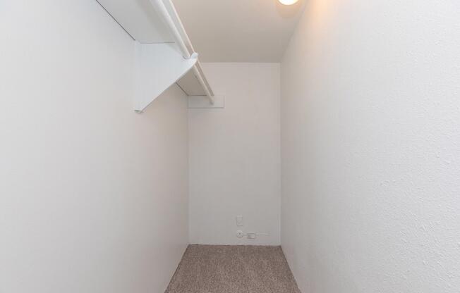 2 beds, 1 bath, 1,090 sqft, $1,210