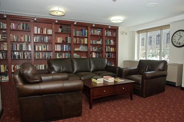 1 bed, 1 bath, 740 sqft, $3,400, Unit 10R