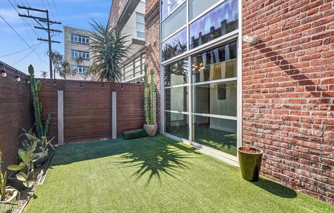 2 beds, 1.5 baths, 1,380 sqft, $5,300, Unit 111