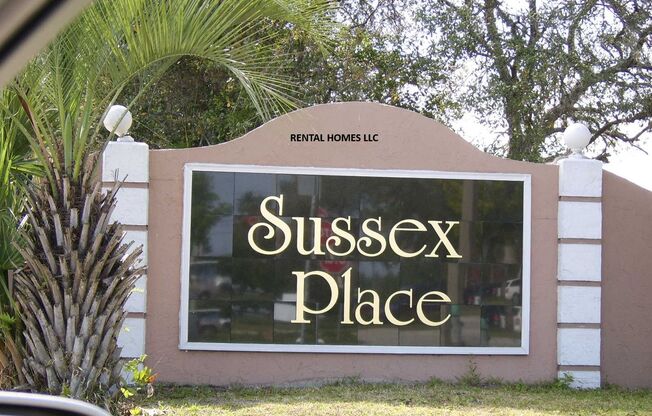 Patio Home with 3 Bedroom and 2 Bathrooms, Minutes Away From UCF, Technology Park, & the E/W Expressway