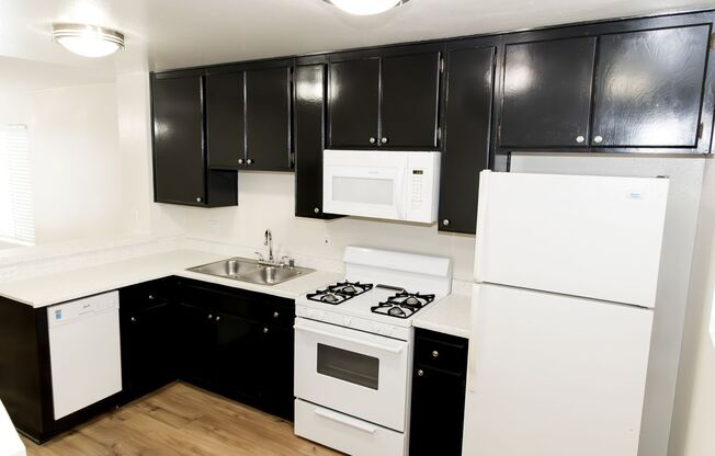 1 bed, 1 bath, 660 sqft, $2,120, Unit 65-101