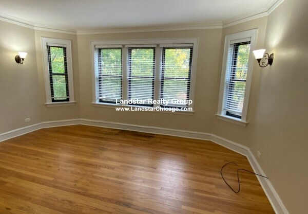 716 Reba Pl