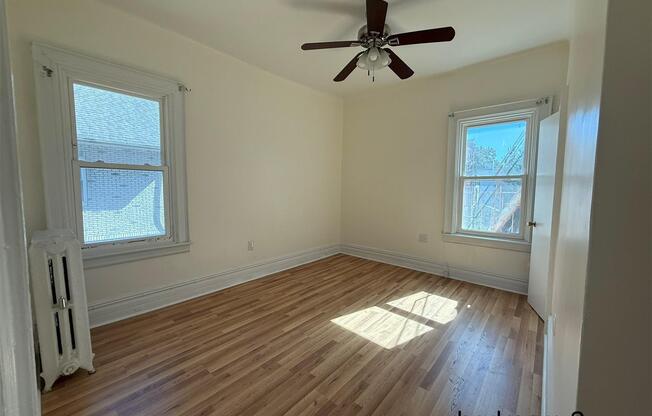 3 beds, 1 bath, 2,988 sqft, $4,300, Unit 2