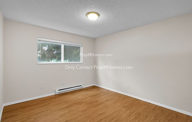 2 beds, 1 bath, $1,599, Unit 8820 N Ivanhoe Street Unit 17