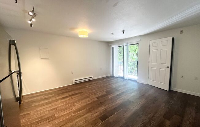 1 bed, 1 bath, 480 sqft, $1,395, Unit 205