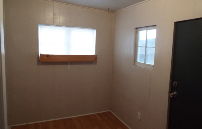 1 bed, 1 bath, $1,000, Unit 3