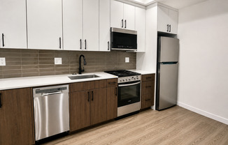**4 WEEKS FREE RENT Upon Move In** | New construction - Minutes from Downtown PDX