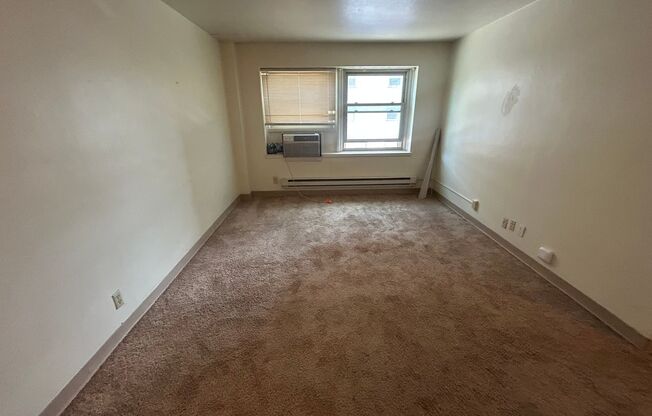 1 bed, 1 bath, $875, Unit 211