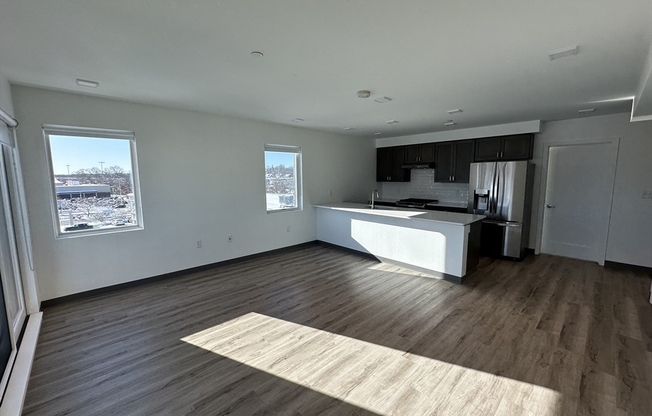 11 DANA AVE