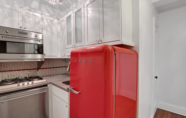 Studio, 1 bath, $3,000, Unit 14E
