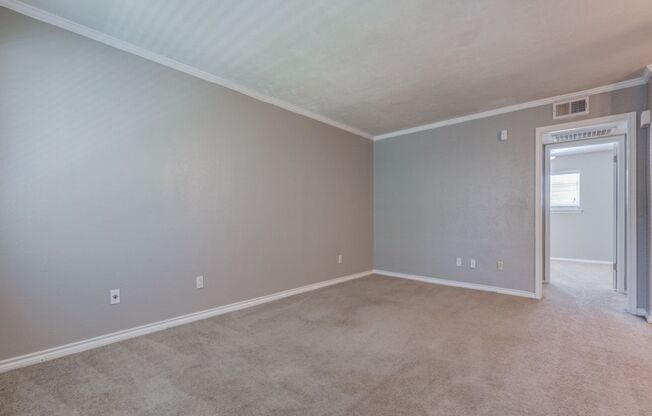 Inwood and Lemmon area, 1 Bedroom, 1 Bath Available now.
