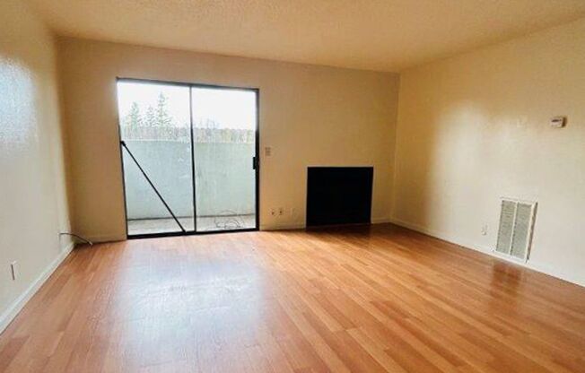 MOVE IN SPECIAL!!! HALF OFF FIRST MONTH'S RENT! Sharp Chico Condo!