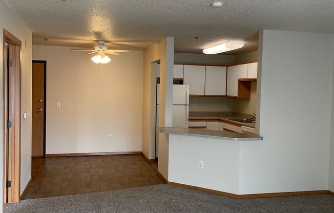 1 bed, 1 bath, 725 sqft, $908, Unit 205S