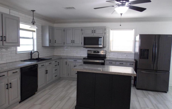 3 bedroom 2 bath home in North Poplar Bluff