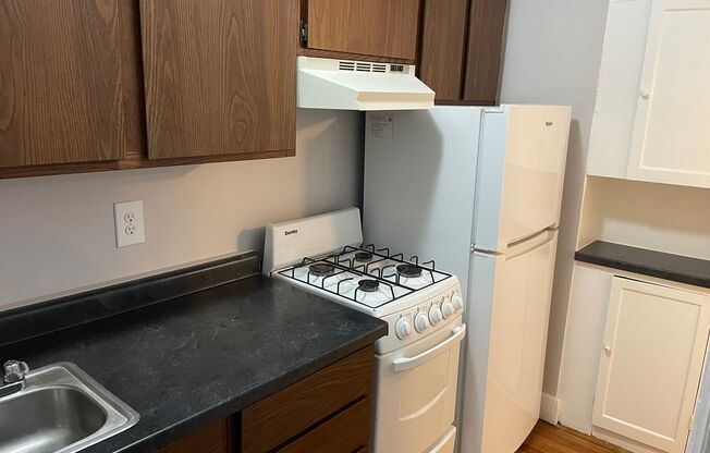Studio, 1 bath, 315 sqft, $950, Unit 6I