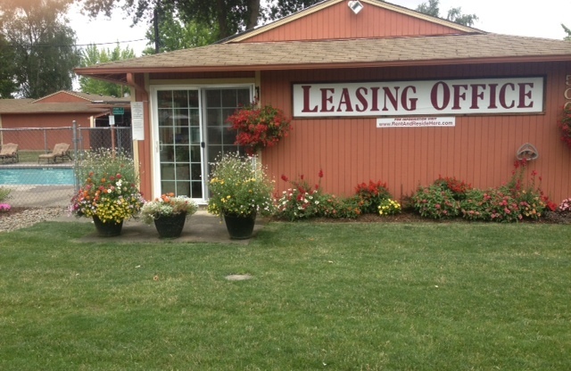 2 beds, 1 bath, 945 sqft, $1,500, Unit 102