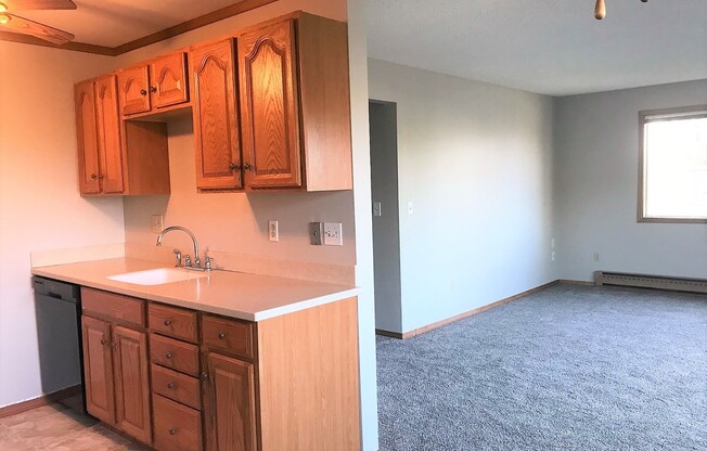 Spacious Condo In The Heart Of Manette