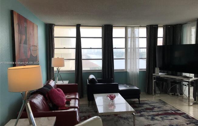 1817 S Ocean Dr