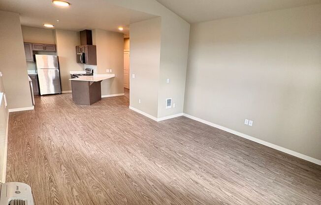 3 beds, 2 baths, 1,190 sqft, $2,395, Unit 208