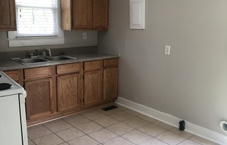 2 beds, 1 bath, $1,295