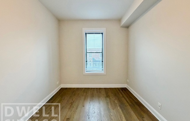 3409 W Fullerton Ave