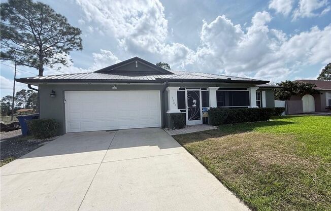 3+Den 2 Bath 2 Car Garage Fenced in ANNUAL RENTAL!